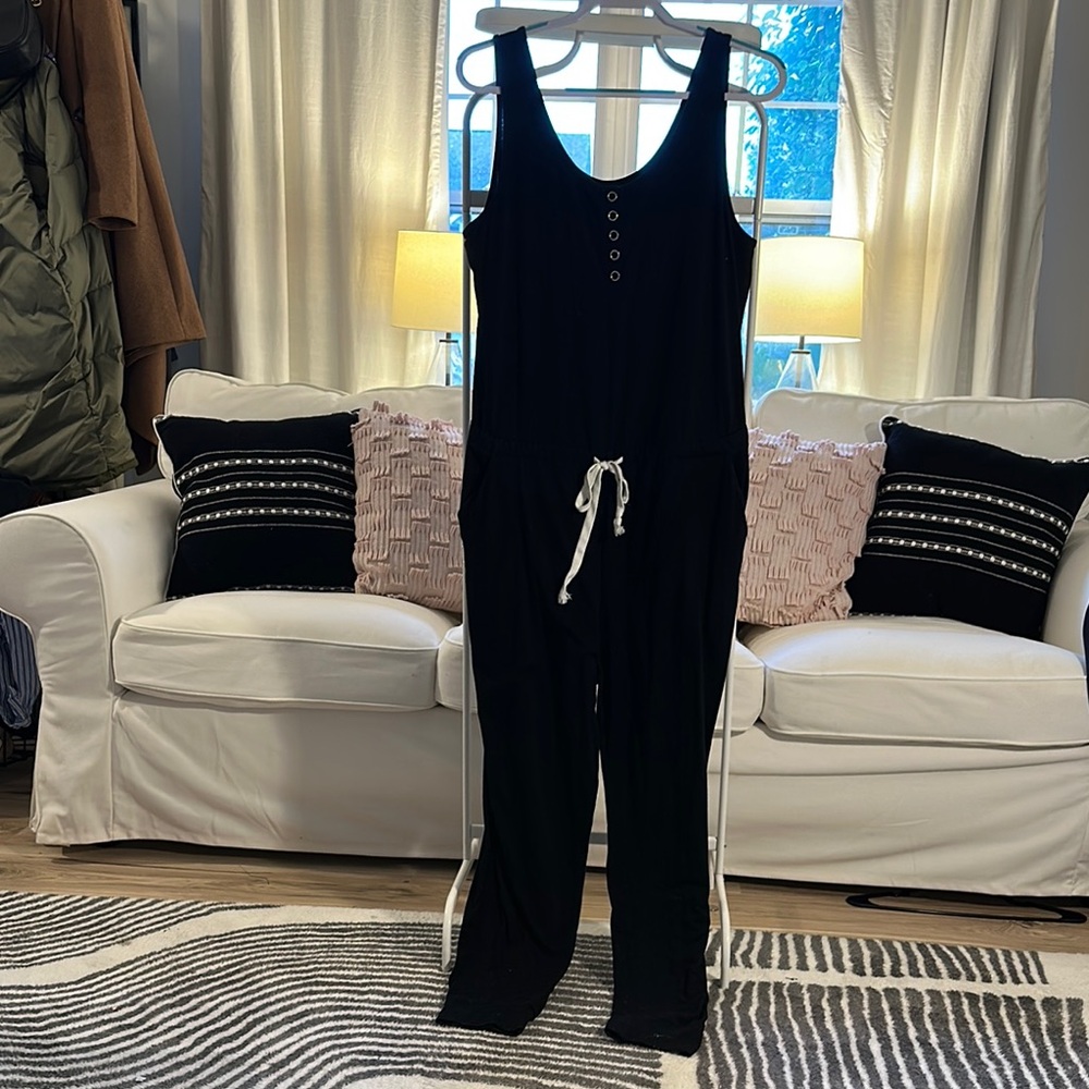 Black Sleeveless Jumpsuit
